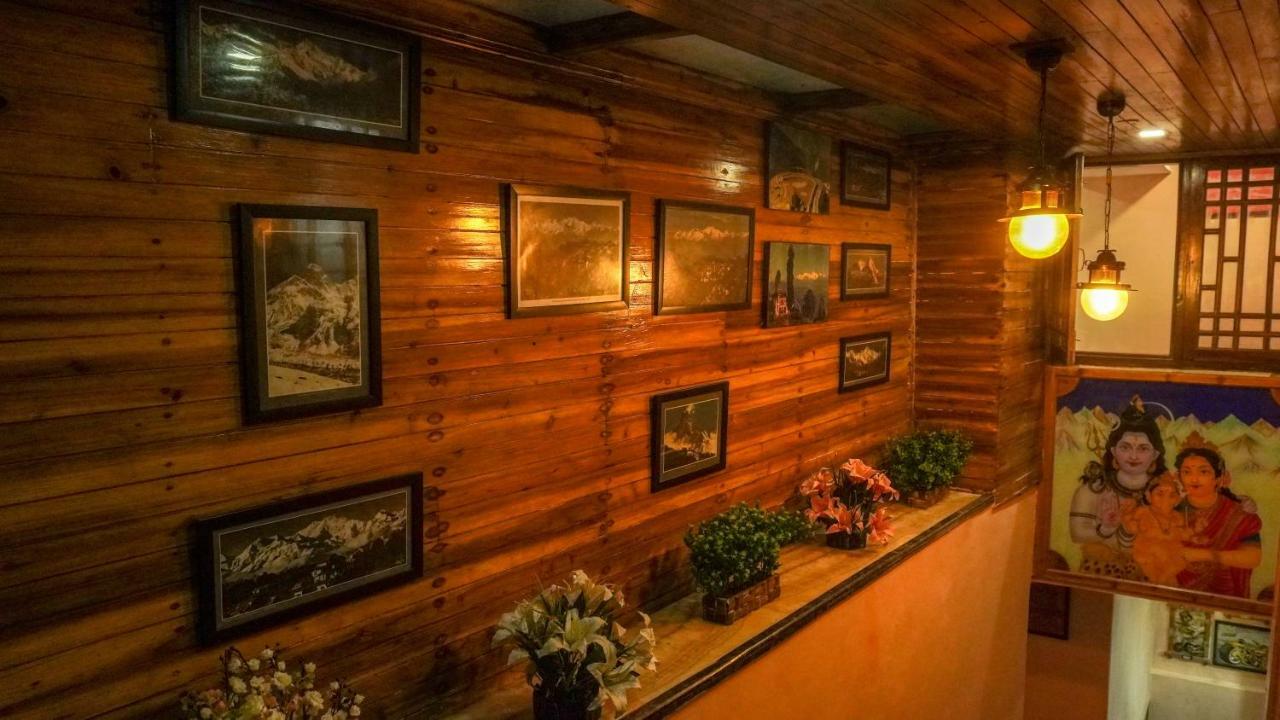 Hotel Broadway Annexe Дарджилинг Экстерьер фото